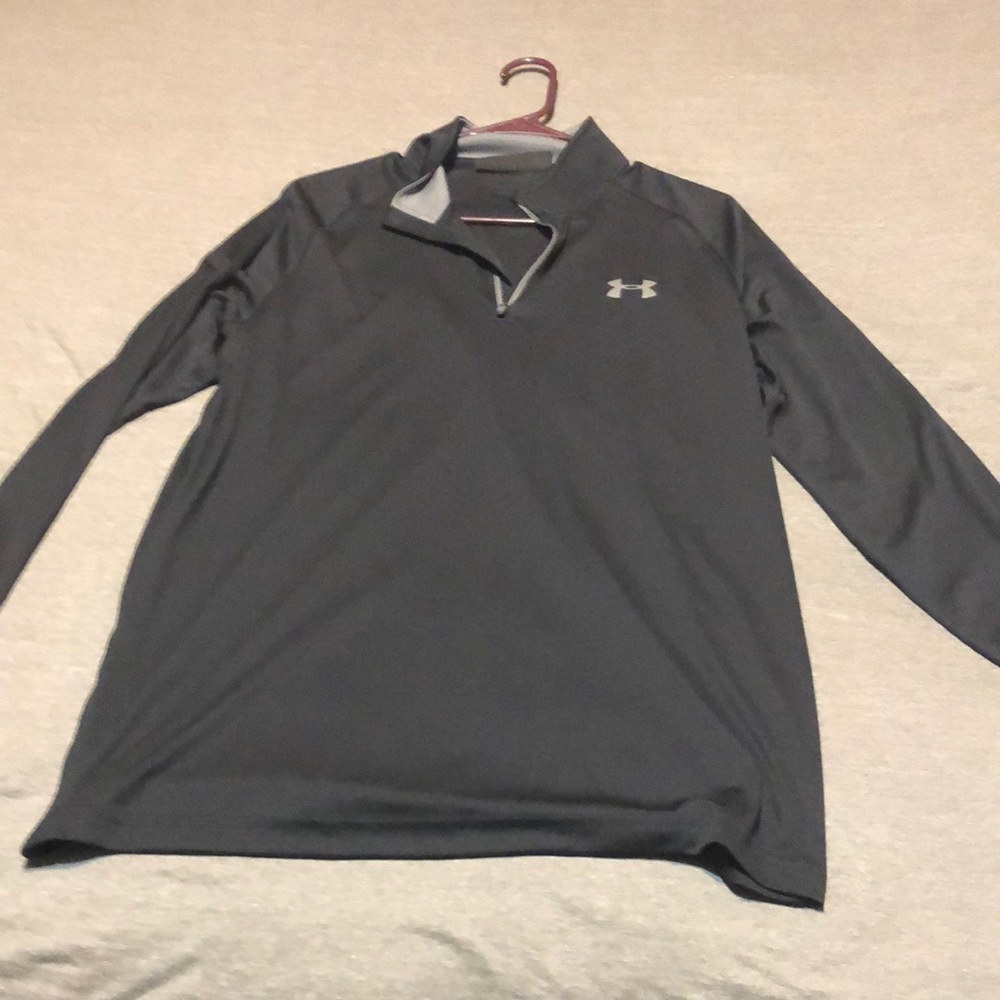 Under Armour tshirt